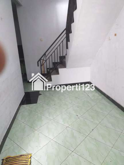 Rumah second 2 lantai murah siap huni lokasi strategis diTapos depok - 6