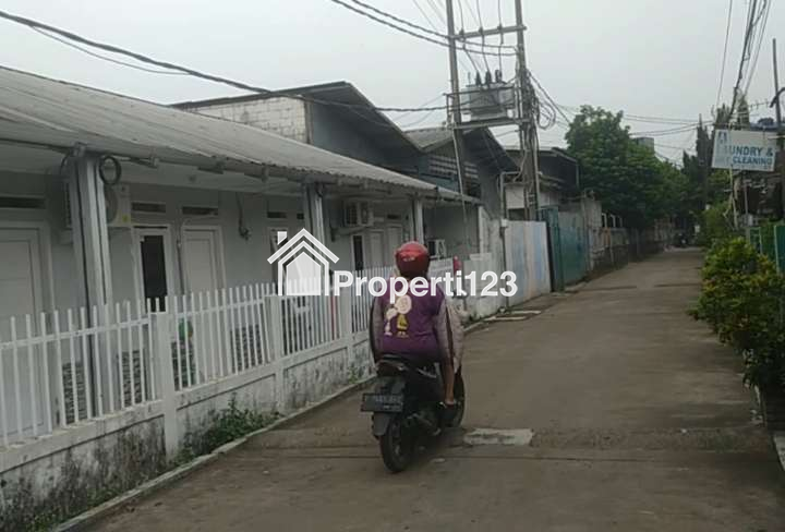 Dijual kontrakan 13 Pintu, 300 meter ke Jalan Raya Bogor Pabuaran Cibinong. Akses masuk ke Kontrakan bisa 2 mobil ( no.wa : 081318087979 ) - 5