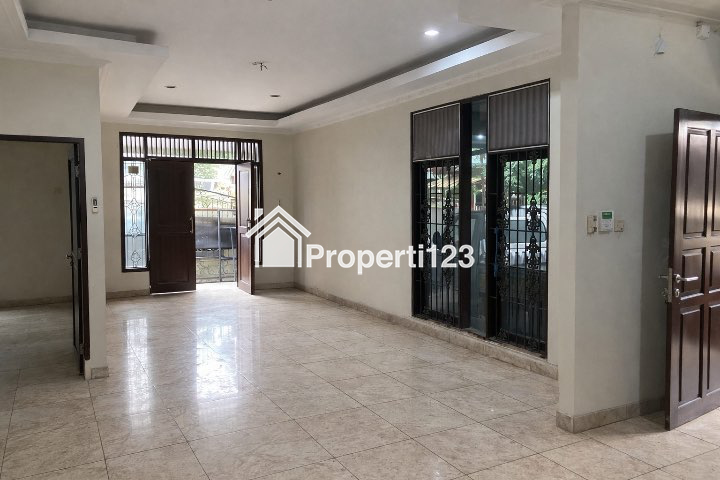 Rumah Siap Huni Hook di Taman Buaran, Sebrang Buaran Plaza Mall - 9