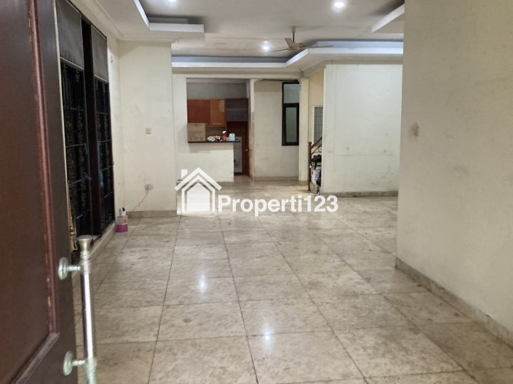 Rumah Siap Huni Hook di Taman Buaran, Sebrang Buaran Plaza Mall - 8