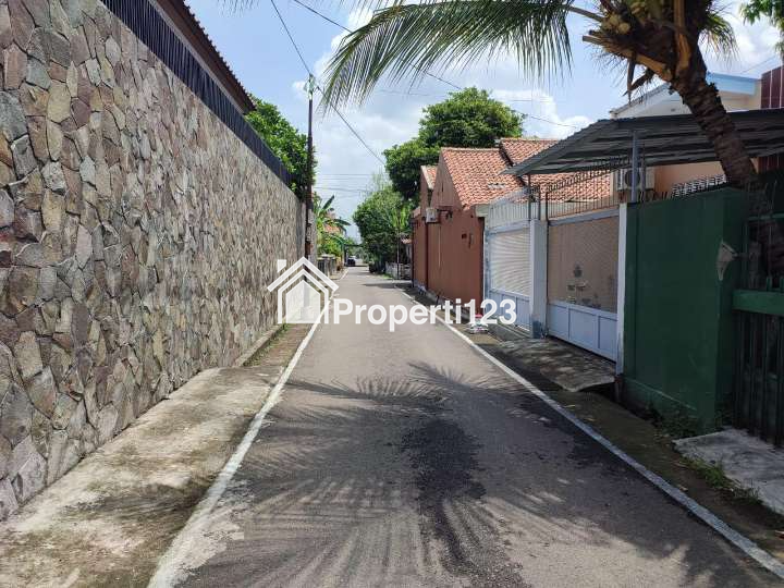 Di jual rumah hitung tanah di jalan Singosari Nusukan solo - 3