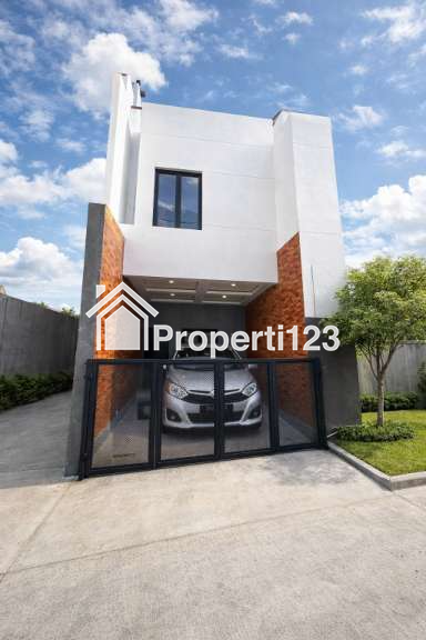 Rumah 3LT dekat RSUD Matraman Utan Kayu Jakarta Timur - 2