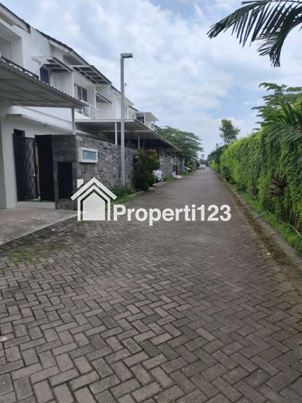 Rumah Minimalis Di Perumahan De Casa Residence Lakarsantri Surabaya Barat - 5