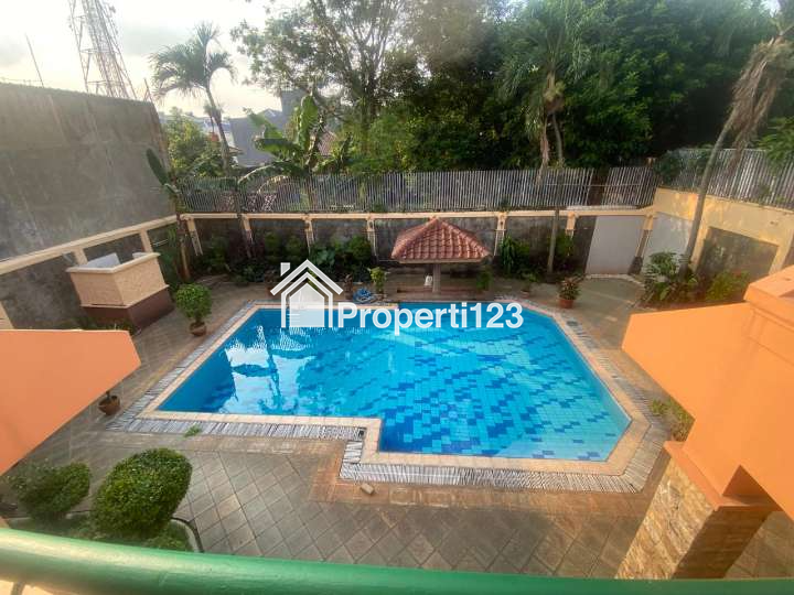 Sewa Rumah Kantor Luas dengan Swimming Pool di Lebak Bulus, Cilandak Barat, Jakarta Selatan - 9
