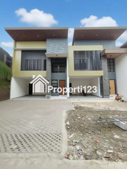Rumah ready siap huni dalam townhouse area Cipayung Jaktim - 1
