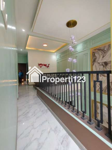 Rumah ready siap huni dalam townhouse area Cipayung Jaktim - 8