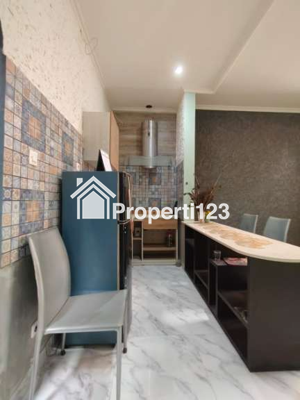 Rumah ready siap huni dalam townhouse area Cipayung Jaktim - 9