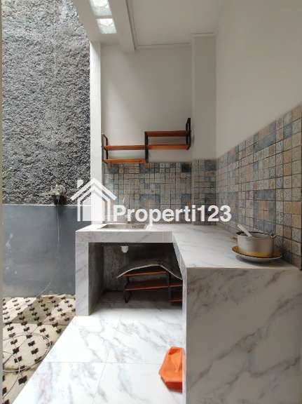 Rumah baru dalam townhouse area Cipayung Jaktim - 2