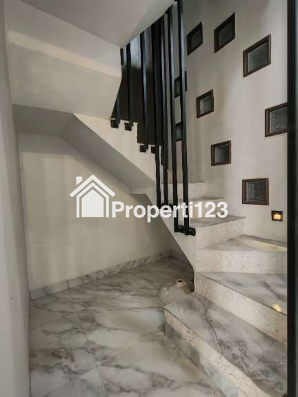 Rumah baru dalam townhouse area Cipayung Jaktim - 4