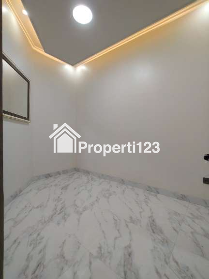 Rumah baru dalam townhouse area Cipayung Jaktim - 9