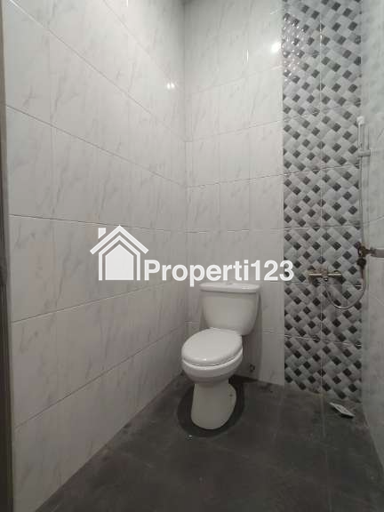 Rumah baru dalam townhouse area Cipayung Jaktim - 5