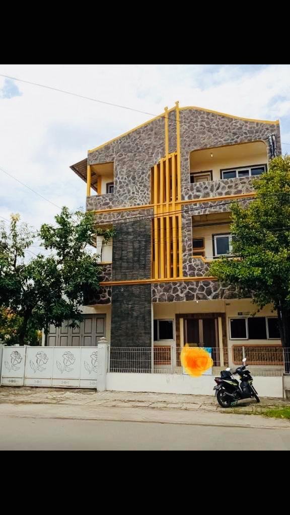 Dijual Murah Rumah Ukuran Luas ,Lokasi Strategis ,Jl Gayungsari, Surabaya,Jawa Timur - 1