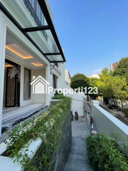 Dijual Rumah di Jl. Panglima Polim, Kebayoran Baru, Jakarta Selatan - 9