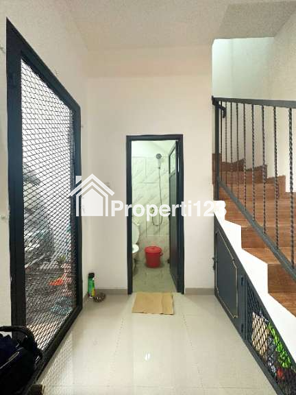 Dijual Rumah Second di Kalisari Pasar Rebo Jakarta Timur - 5