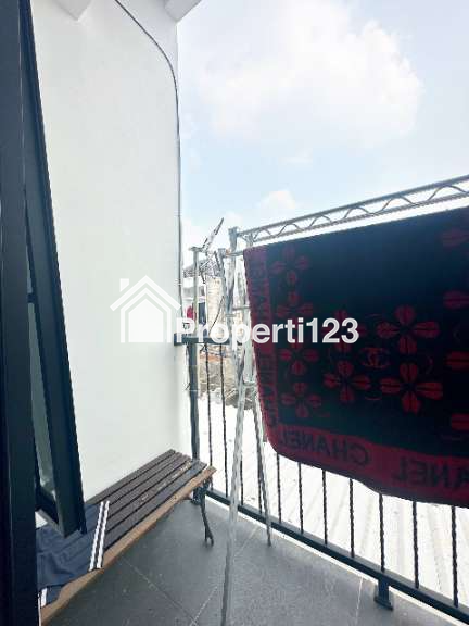 Dijual Rumah Second di Kalisari Pasar Rebo Jakarta Timur - 7