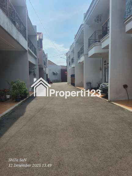 Rumah second 2 lantai murah siap huni lokasi strategis dirangkapan jaya,Depok - 13