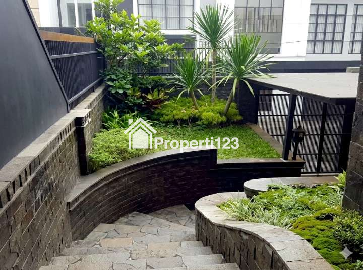 DIJUAL RUMAH MEWAH 3 LANTAI ADA KOLAM RENANG DI SETRA MURNI BANDUNG - JUAL CEPAT BU 4,5M NETT! - 5