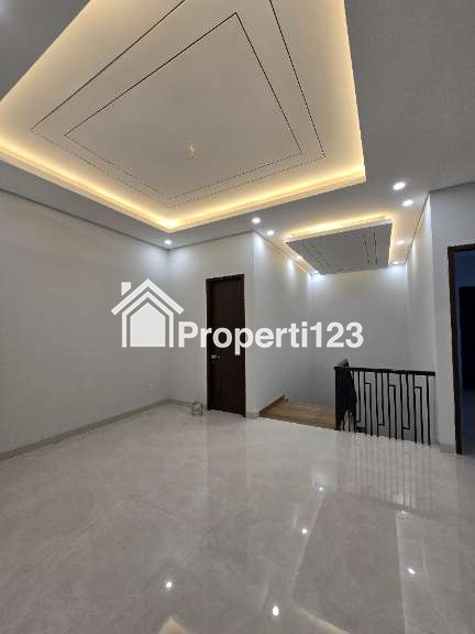 Rumah baru design modern minimalis di Cempaka Putih Jakpus - 7