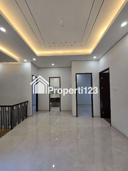 Rumah baru design modern minimalis di Cempaka Putih Jakpus - 12
