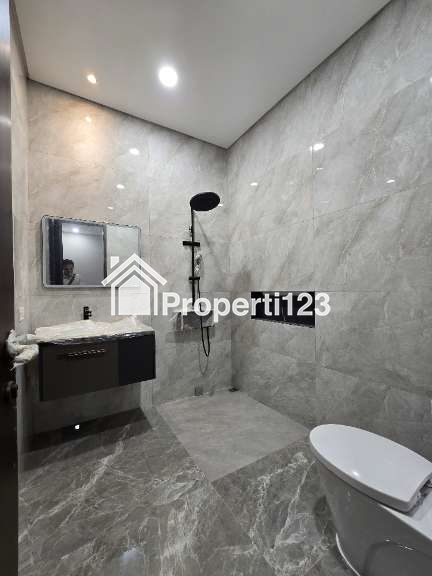 Rumah baru design modern minimalis di Cempaka Putih Jakpus - 8
