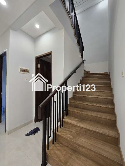 Rumah baru design modern minimalis di Cempaka Putih Jakpus - 5