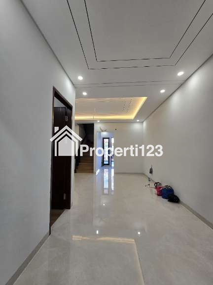 Rumah baru design modern minimalis di Cempaka Putih Jakpus - 11