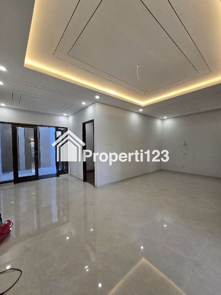 Rumah baru design modern minimalis di Cempaka Putih Jakpus - 4