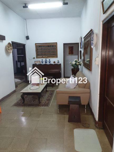 Rumah Belakang Balai Sudirman - 2
