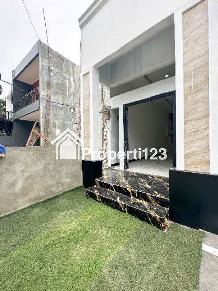 Rumah baru dekat tol dan LRT Cibubur Ciracas Jakarta Timur - 7