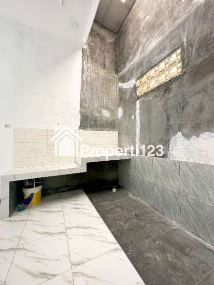 Rumah baru dekat tol dan LRT Cibubur Ciracas Jakarta Timur - 5