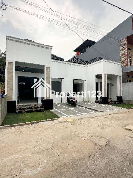 Rumah baru dekat tol dan LRT Cibubur Ciracas Jakarta Timur - 1