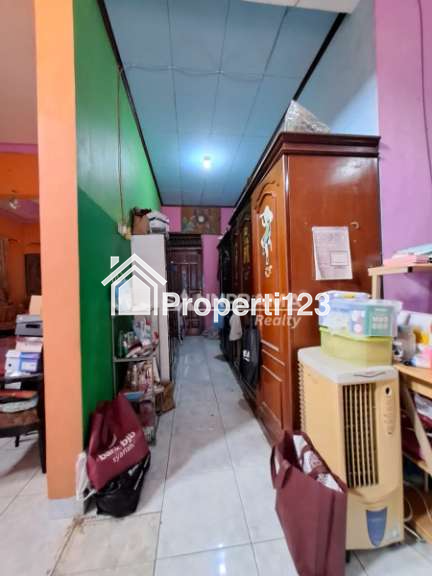 Rumah second murah tanah luas lokasi strategis dibeji Depok - 4