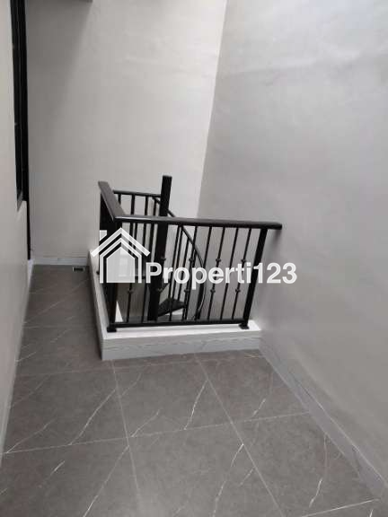 Rumah siap huni lokasi strategis di Griyaloka BSD - 5