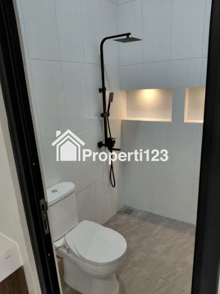 Rumah siap huni lokasi strategis di Griyaloka BSD - 3