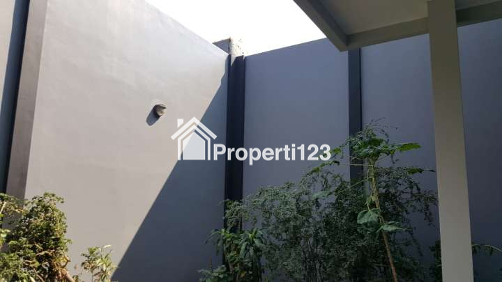 Rumah Luas Lebar 16 Siap Huni di Sidosermo Surabaya Dekat Raya Jemursari - 7