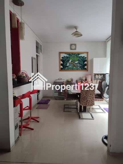 Rumah Minimalis Semi Furnished di Komplek Elite The Gayungsari Surabaya Selatan - 4