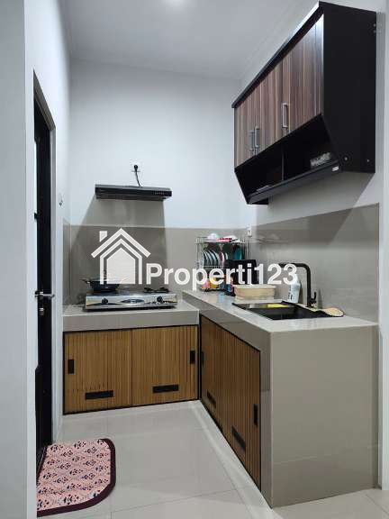 Rumah Minimalis Modern Semi Furnished Serasa Baru 3 Kamar Tidur 2 Kamar Mandi Carport One Gate Cluster Lingkungan Asri Resik Nyaman Aman di Permata Kopo Bandung - 4