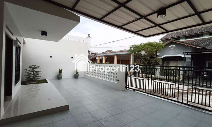 Rumah Minimalis Modern Semi Furnished Serasa Baru 3 Kamar Tidur 2 Kamar Mandi Carport One Gate Cluster Lingkungan Asri Resik Nyaman Aman di Permata Kopo Bandung - 12