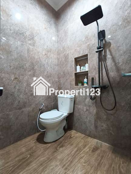 Rumah Minimalis Modern Semi Furnished Serasa Baru 3 Kamar Tidur 2 Kamar Mandi Carport One Gate Cluster Lingkungan Asri Resik Nyaman Aman di Permata Kopo Bandung - 9