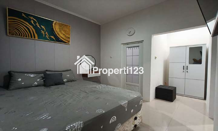 Rumah Minimalis Modern Semi Furnished Serasa Baru 3 Kamar Tidur 2 Kamar Mandi Carport One Gate Cluster Lingkungan Asri Resik Nyaman Aman di Permata Kopo Bandung - 5