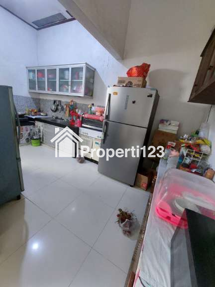 Rumah Semi Furnished Huni Lokasi Tenggilis Surabaya Dekat Raya Jemursari - 8