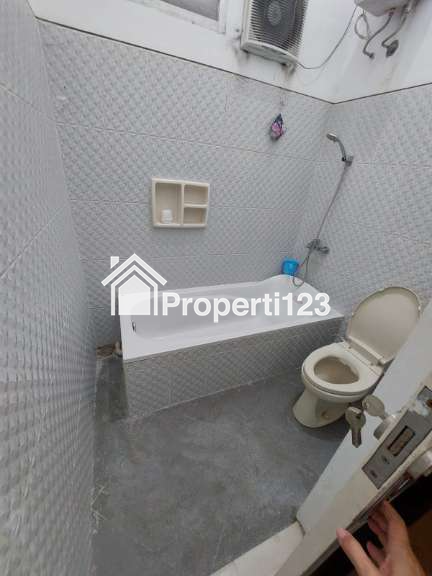 Rumah Semi Furnished Huni Lokasi Tenggilis Surabaya Dekat Raya Jemursari - 2