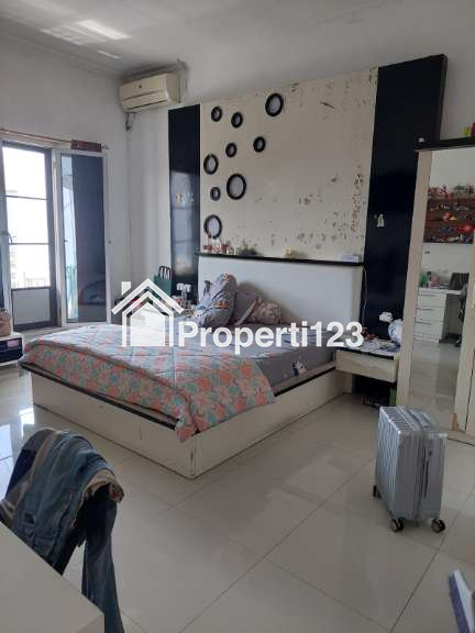 Rumah Semi Furnished Huni Lokasi Tenggilis Surabaya Dekat Raya Jemursari - 4