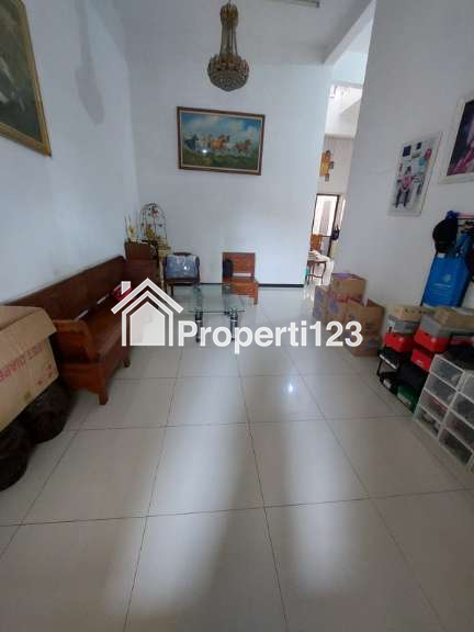 Rumah Semi Furnished Huni Lokasi Tenggilis Surabaya Dekat Raya Jemursari - 10