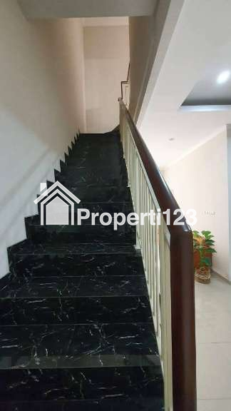 Rumah Minimalis Semi Furnished di Rungkut Asri Surabaya Timur - 9