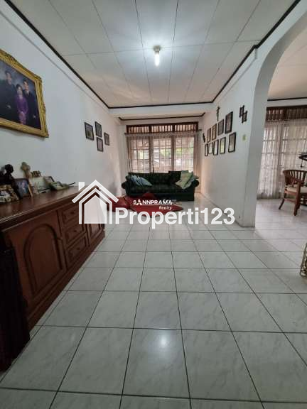 Rumah asri 2 lantai strategis di Perumnas Depok Utara - 3