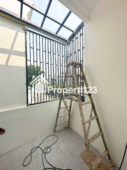 Townhouse Premium dekat Stasiun Lrt Ciracas Jakarta Timur - 6