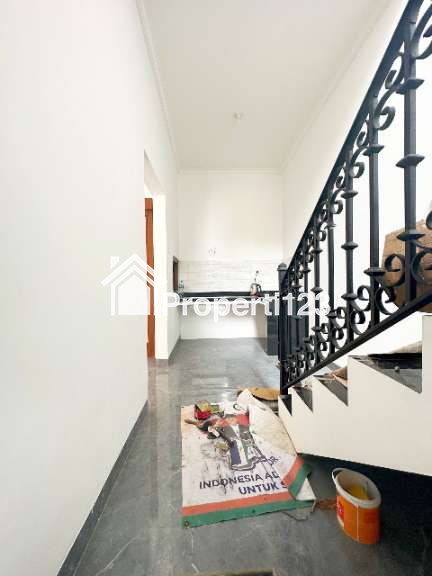 Townhouse Premium dekat Stasiun Lrt Ciracas Jakarta Timur - 4