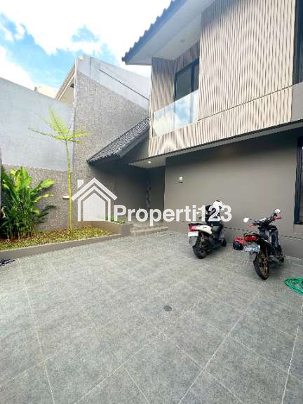 Rumah siap huni dekat Stasiun Lrt Pondok Gede Bekasi - 2
