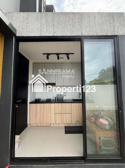 Rumah second 2 lantai di Cluster The Grove Shila at Sawangan Depok - 5